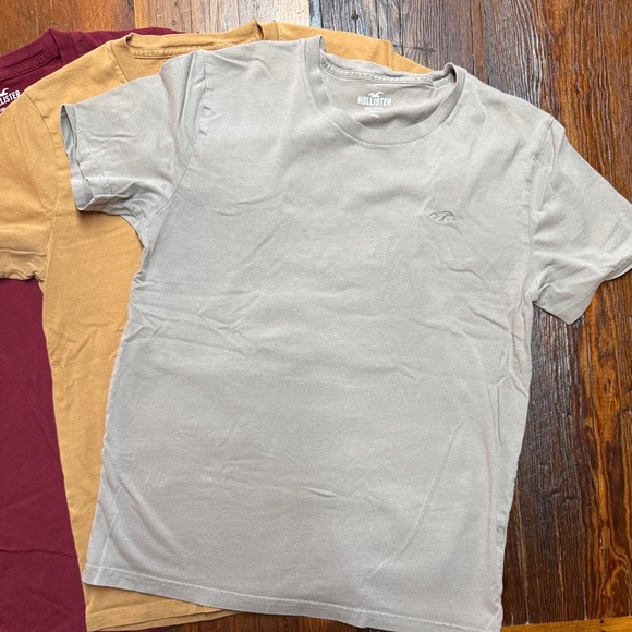 Lot of Hollister Short Sleeve Tees - Picture 4 of 4